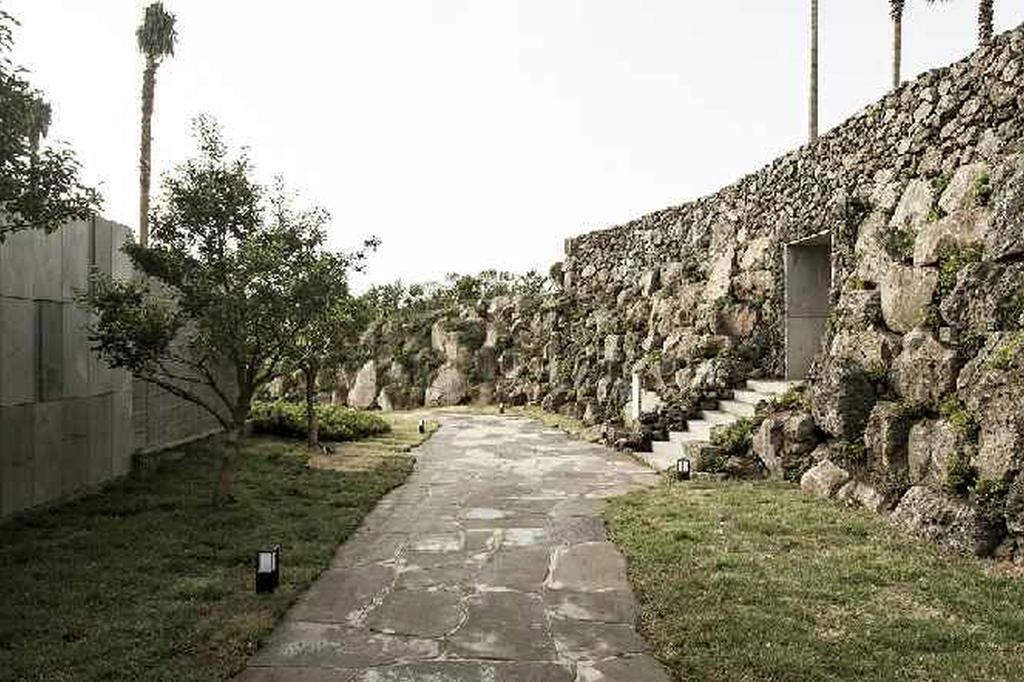 Stanford Hotel And Resort Jeju Bagian luar foto