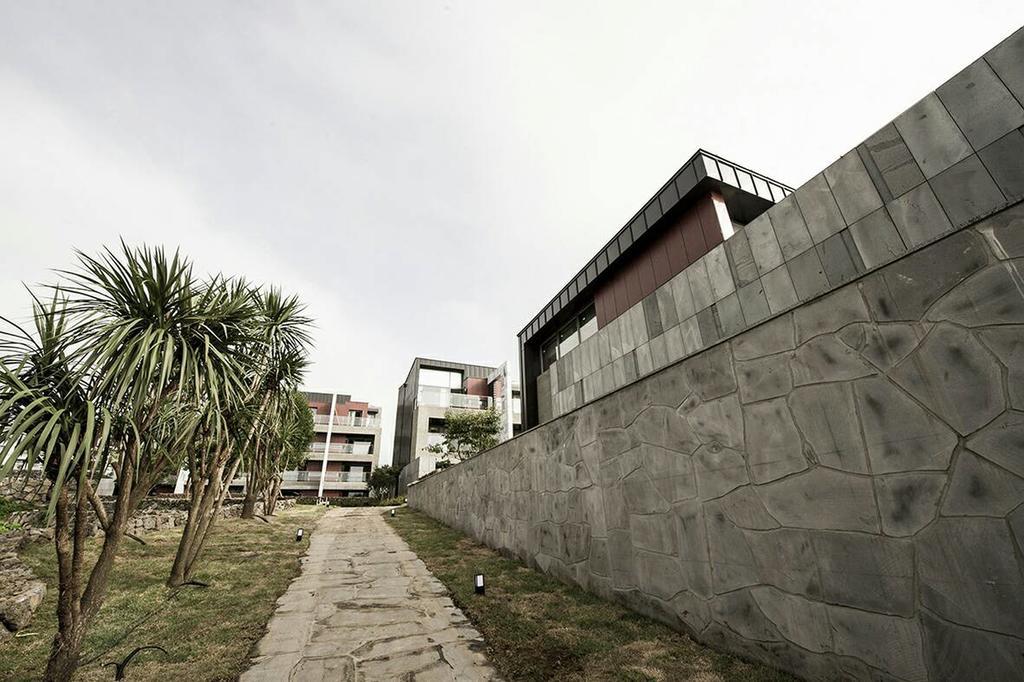Stanford Hotel And Resort Jeju Bagian luar foto