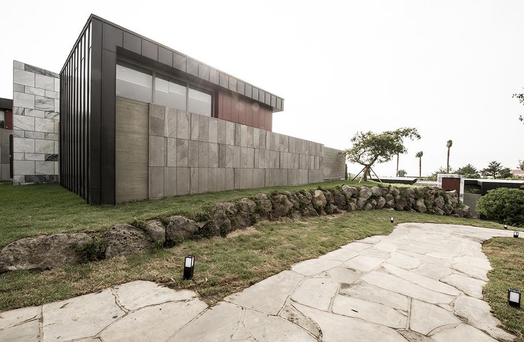 Stanford Hotel And Resort Jeju Bagian luar foto