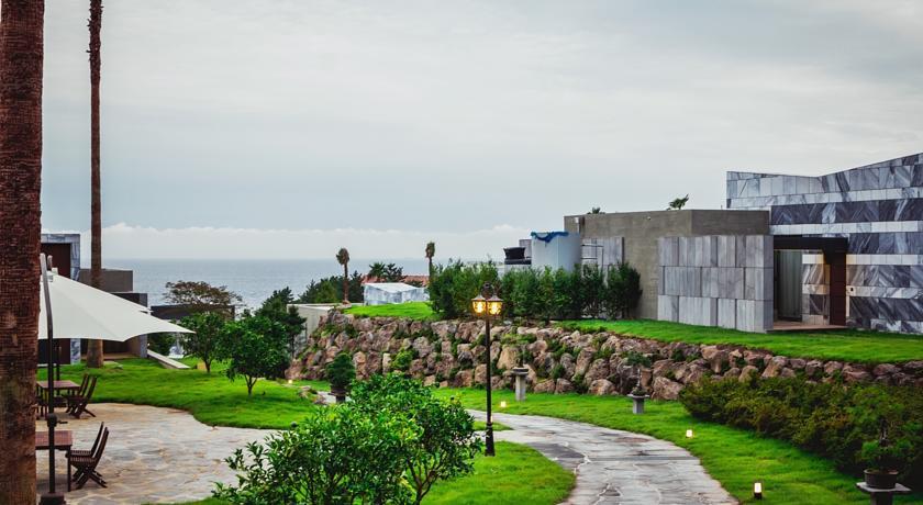 Stanford Hotel And Resort Jeju Bagian luar foto