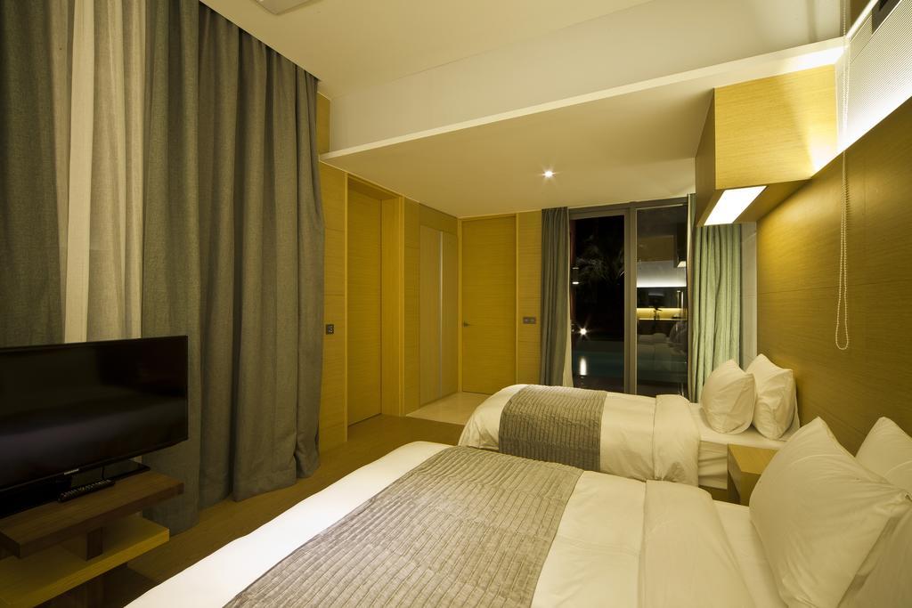 Stanford Hotel And Resort Jeju Bagian luar foto
