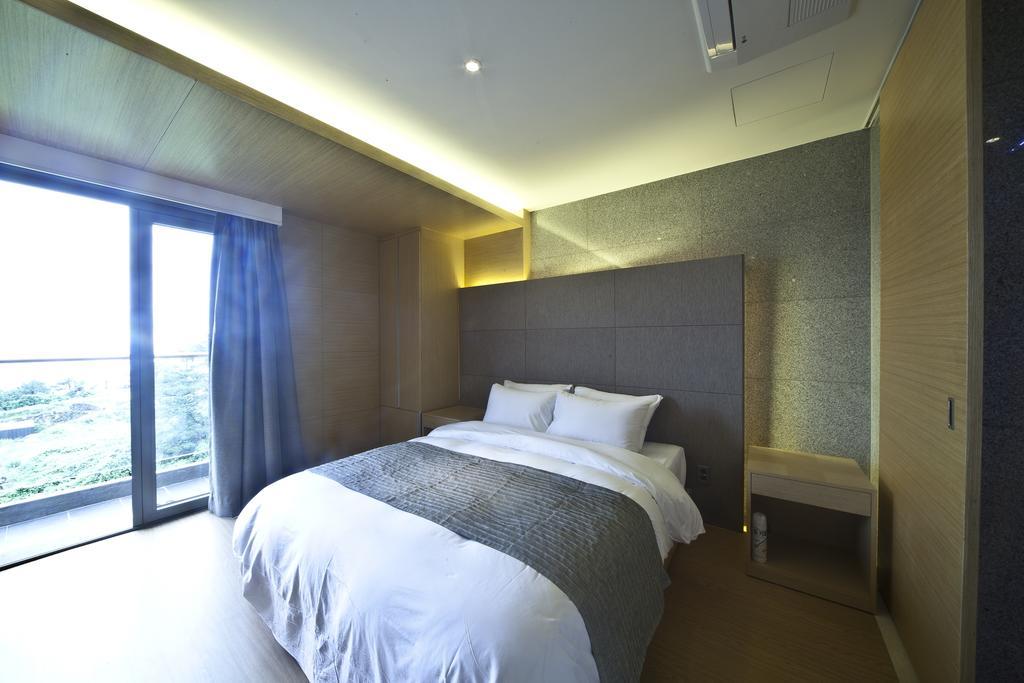 Stanford Hotel And Resort Jeju Bagian luar foto