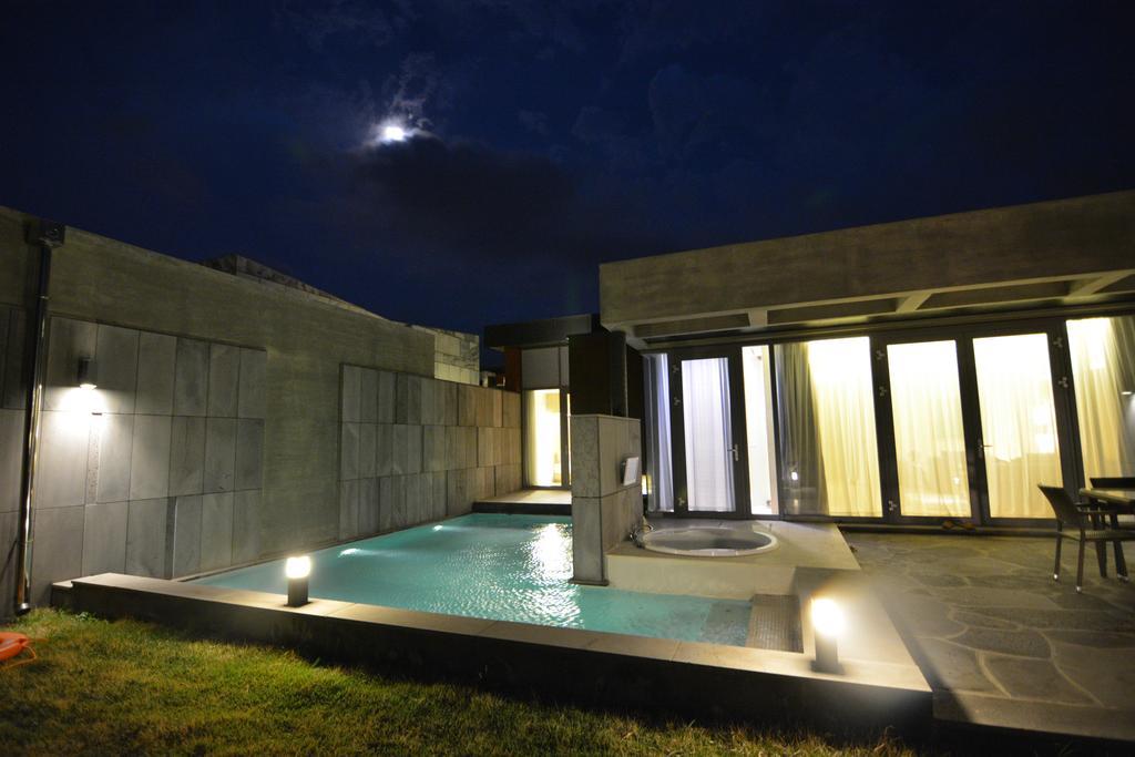 Stanford Hotel And Resort Jeju Bagian luar foto